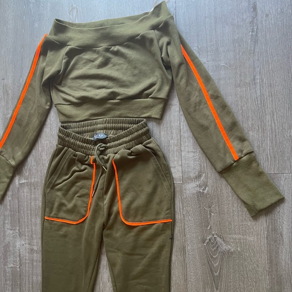 Akira two piece crop jogger set - Picture 2 of 2